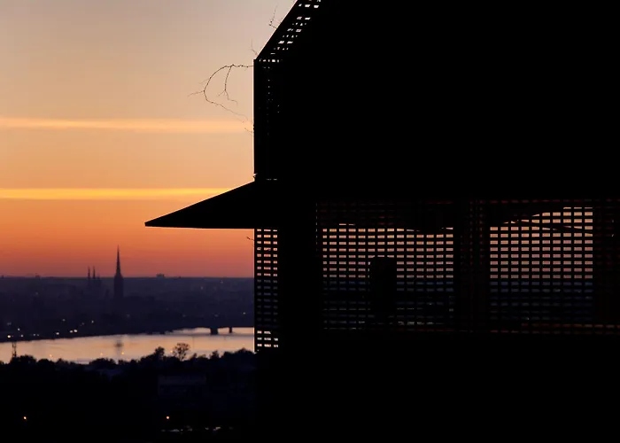 Le Saint-james Hotel 4*