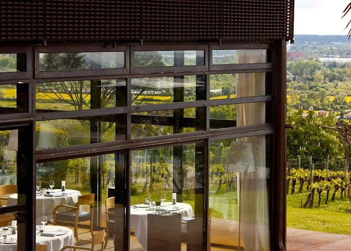 Le Saint-james Hotel 4*